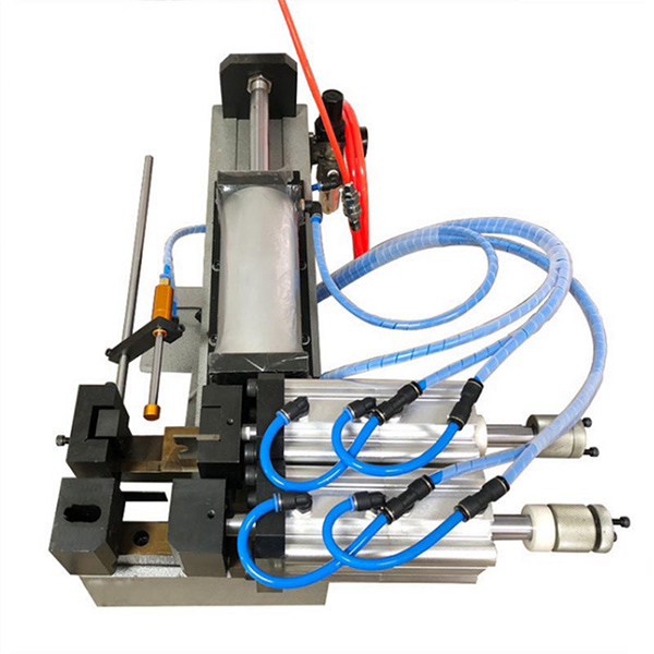 Horizontal pneumatic peeling machine